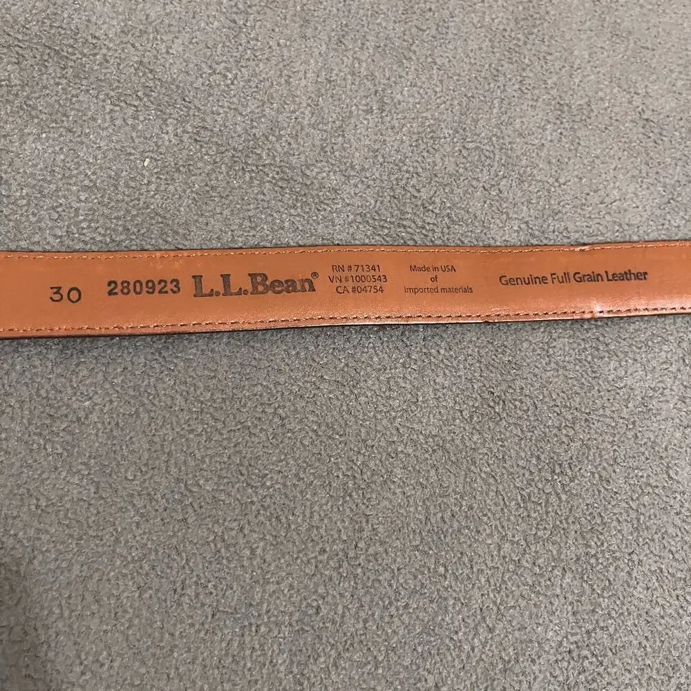 L.L. Bean Mens Leather Belt Size 30 Brown Minimalist Made in USA Brass Buckle